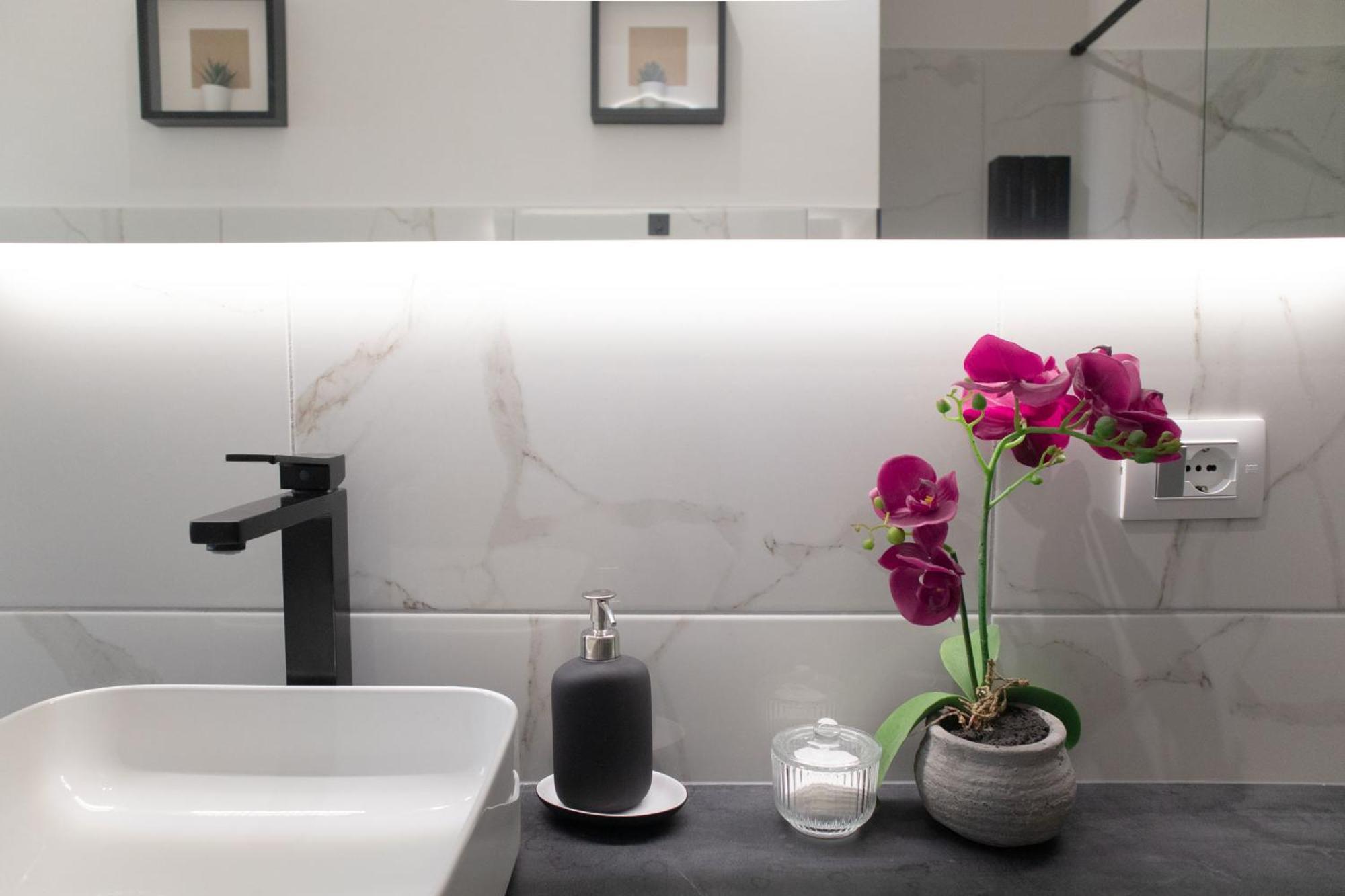 Sara'S Home - Modern Apartment Near Metro, Perfect For Families And Groups In Rome Exterior photo